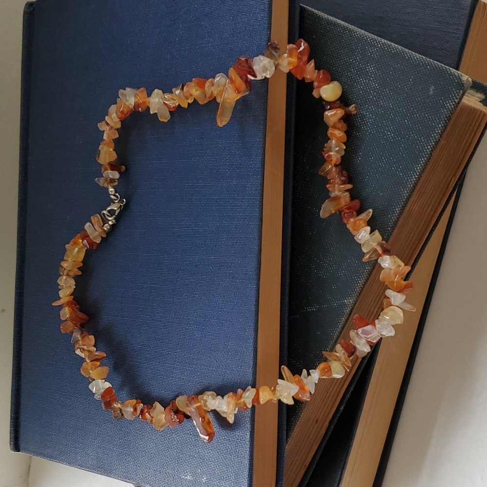 🩷 Bohemian Stone Necklace in shades of Amber
